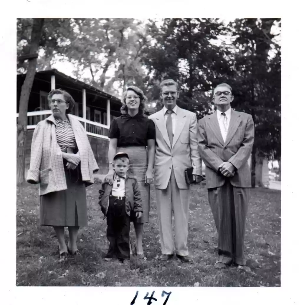 147-G.A. Meeker, family, Mission, Kansas